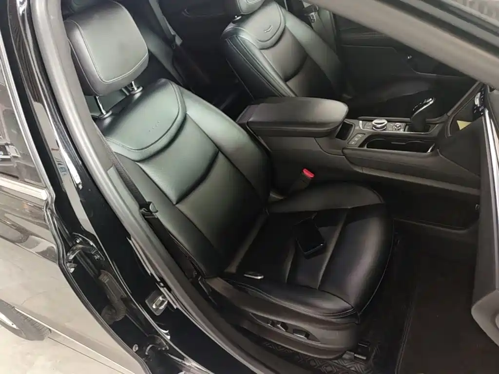 Cadillac XT5 — фото 25