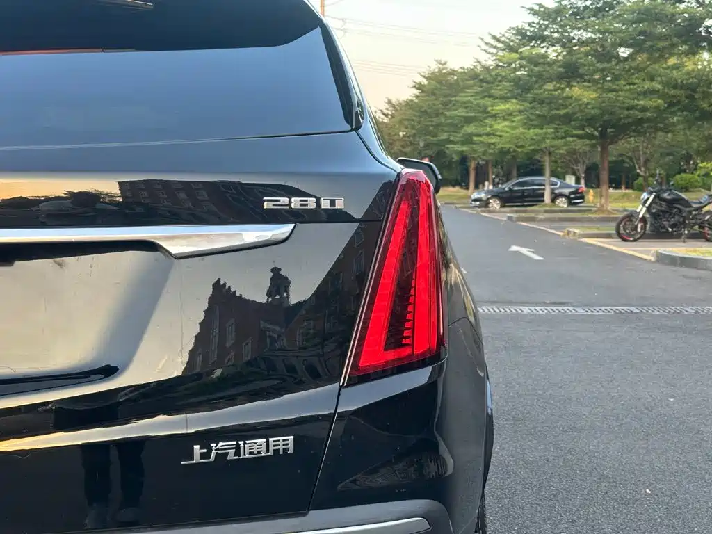 Cadillac XT5 — фото 14