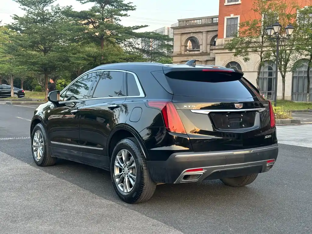 Cadillac XT5 — фото 15
