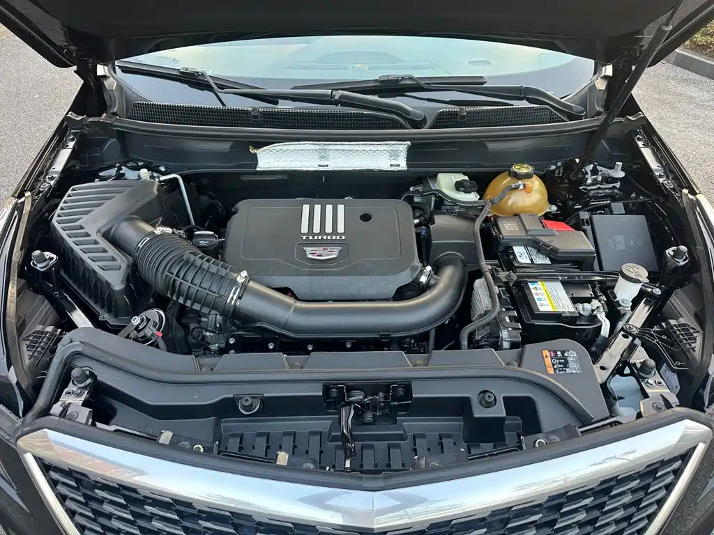 Cadillac XT5 — фото 19