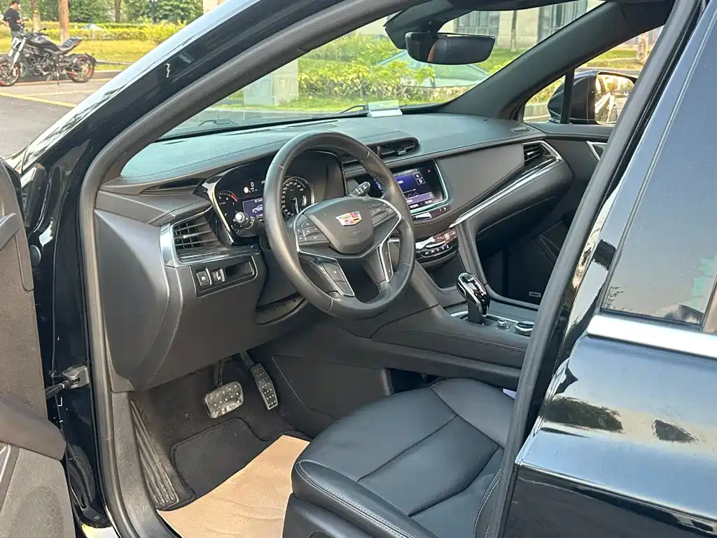 Cadillac XT5 — фото 6