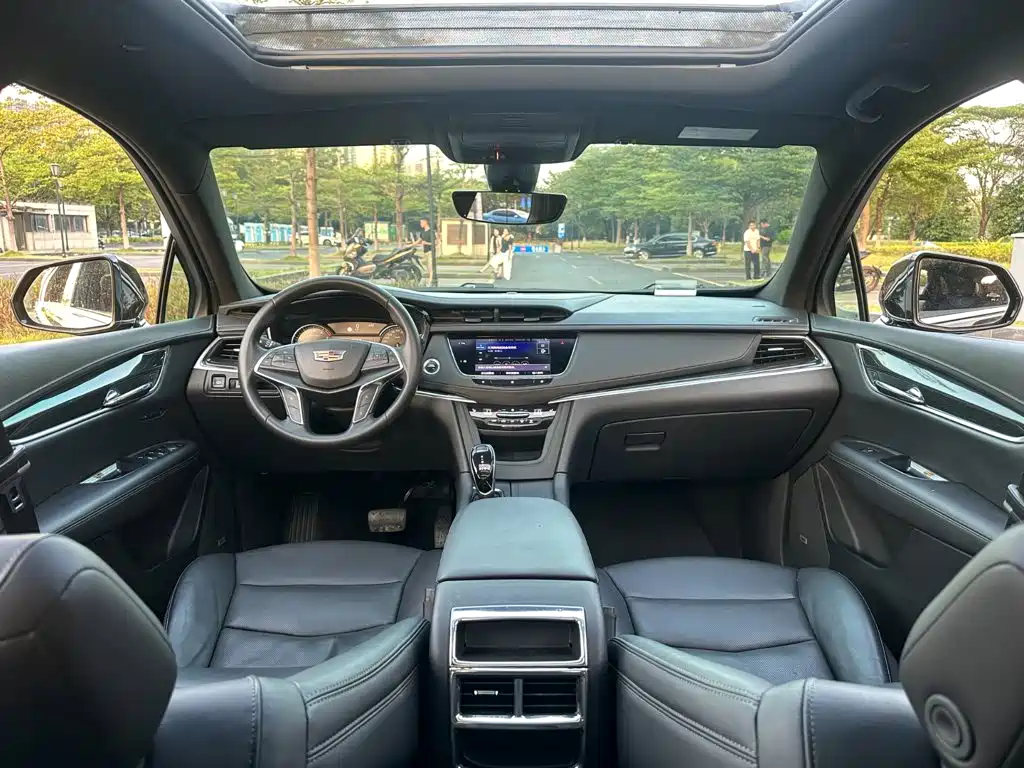 Cadillac XT5 — фото 8