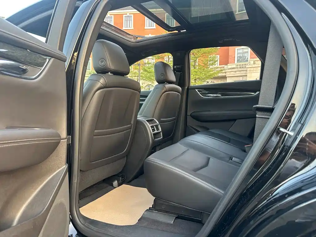 Cadillac XT5 — фото 9