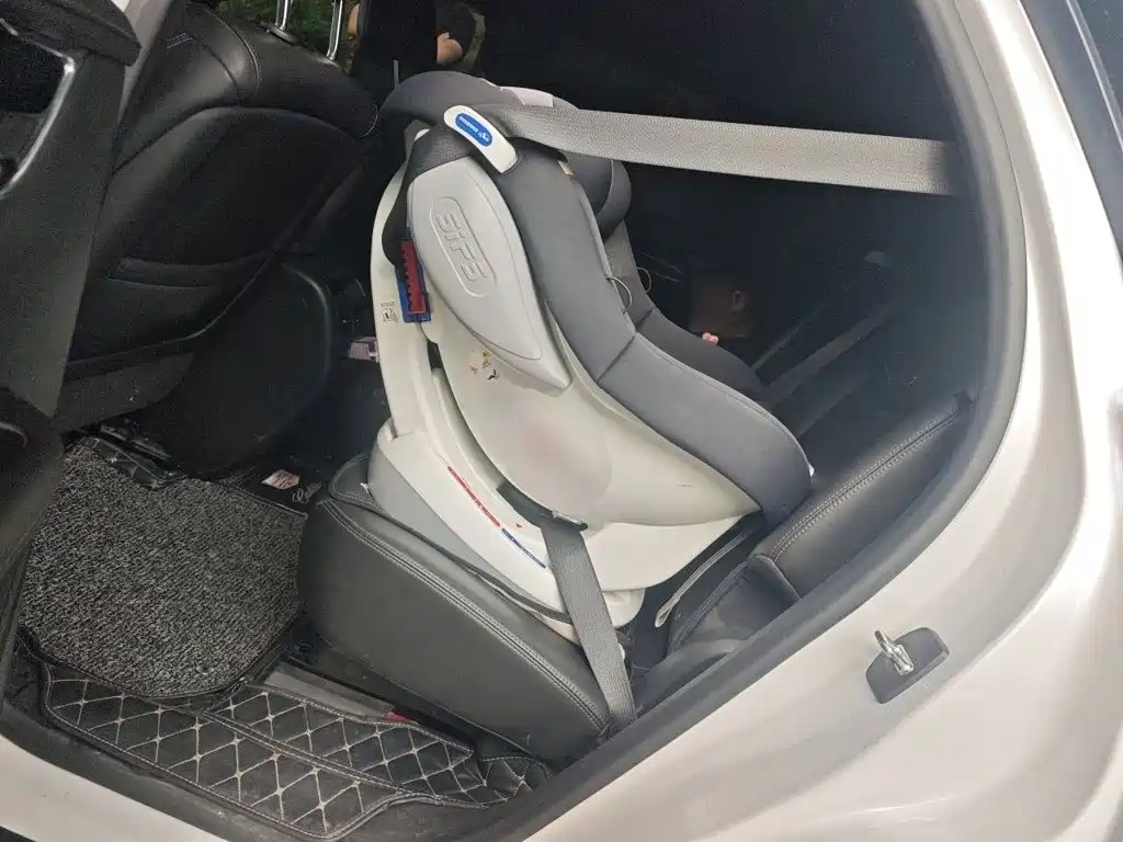 Cadillac XT5 — фото 18