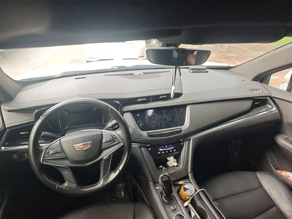 Cadillac XT5 — фото 10
