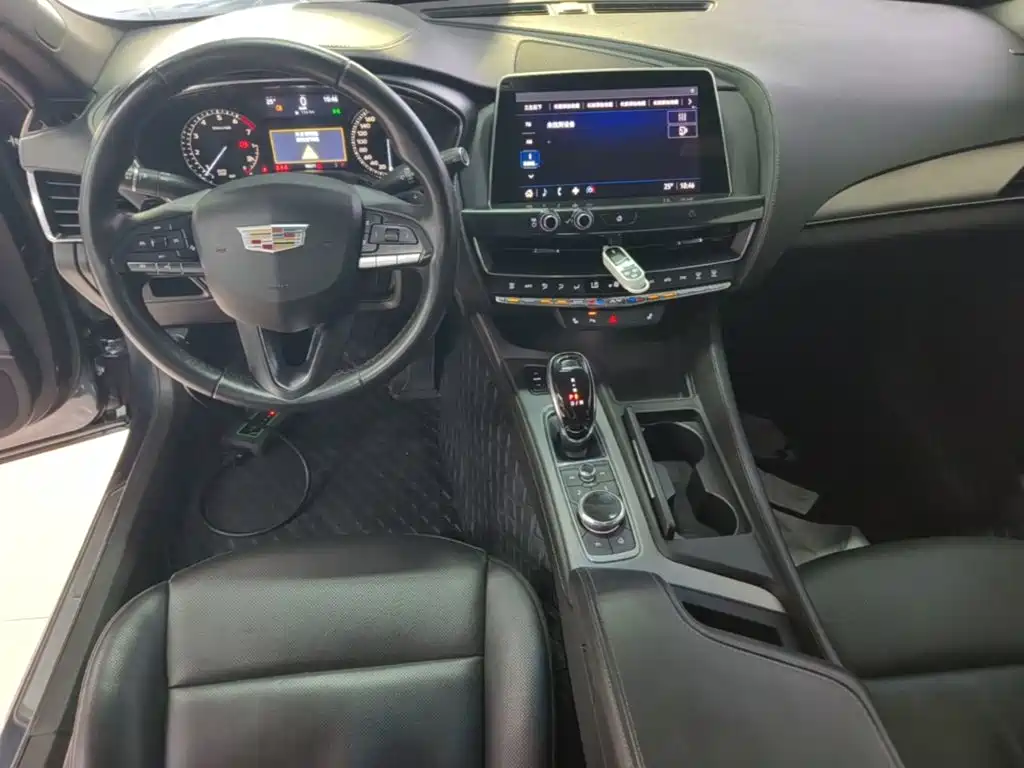 Cadillac CT5 — фото 10