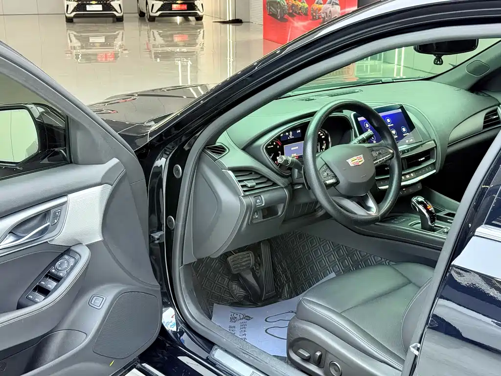 Cadillac CT5 — фото 4