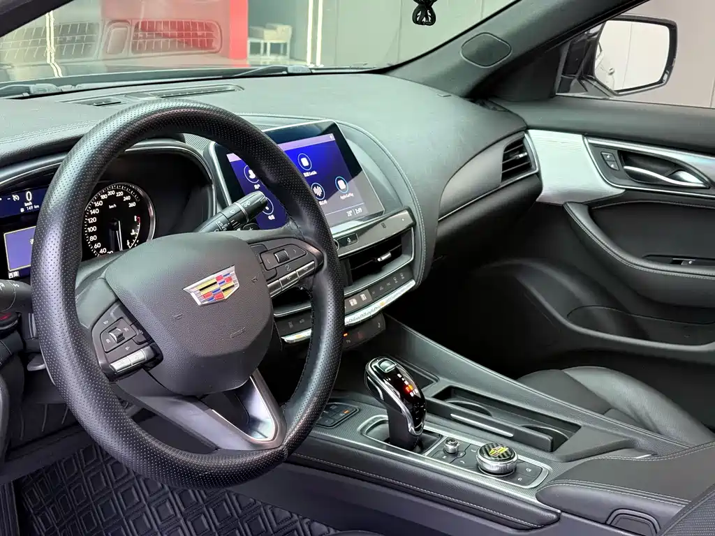Cadillac CT5 — фото 5