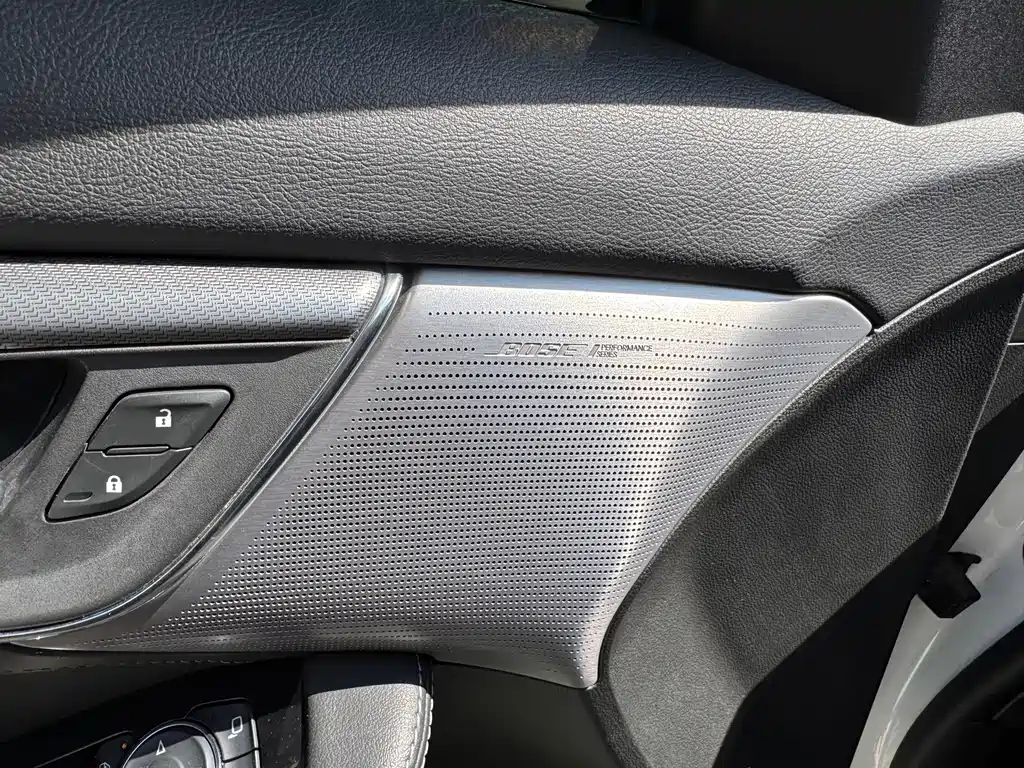Cadillac CT5 — фото 14
