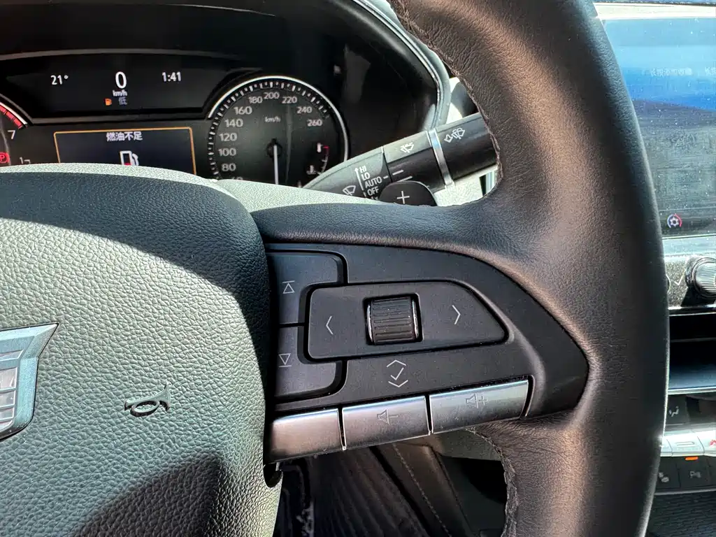 Cadillac CT5 — фото 24