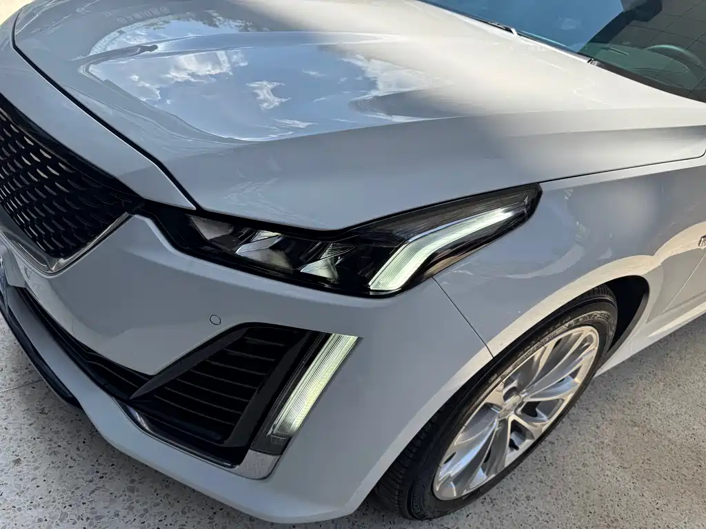 Cadillac CT5 — фото 26