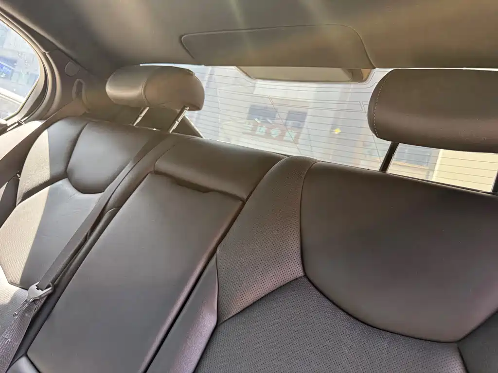 Cadillac CT5 — фото 29