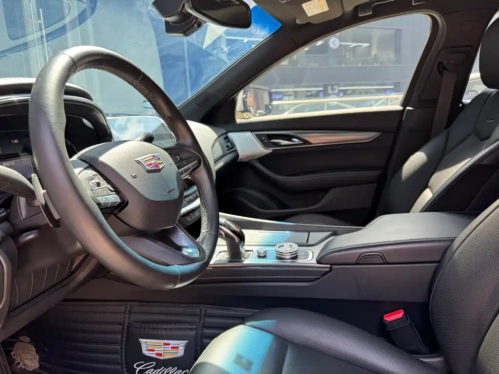 Cadillac CT5 — фото 4