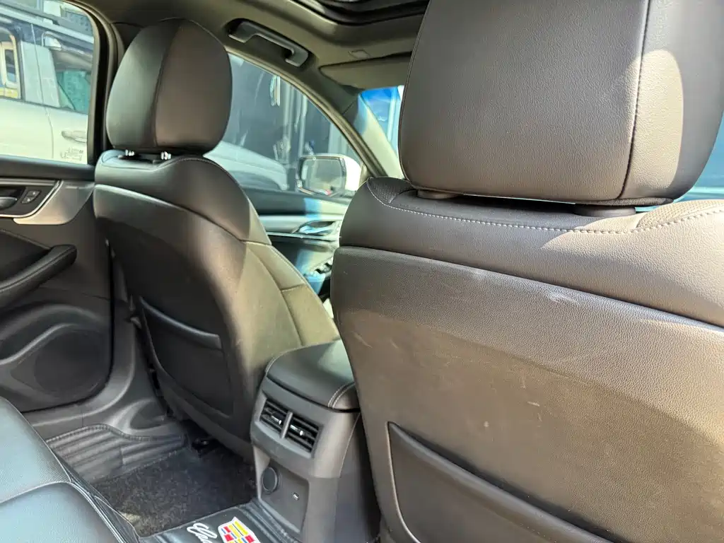Cadillac CT5 — фото 35
