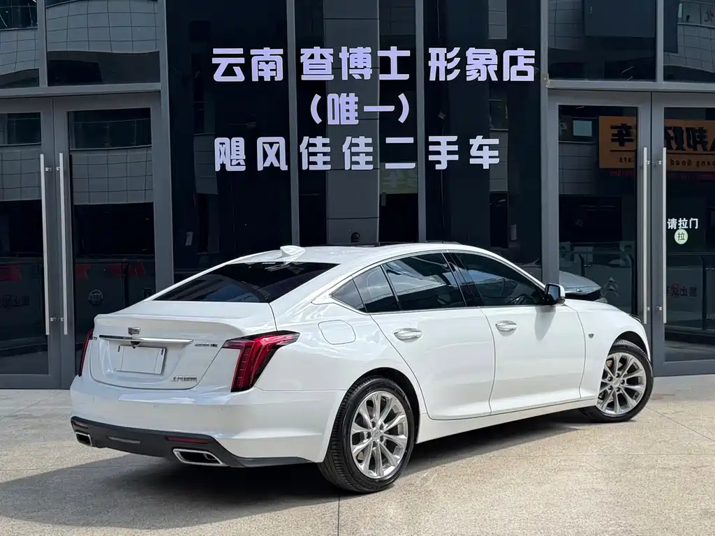 Cadillac CT5 — фото 9