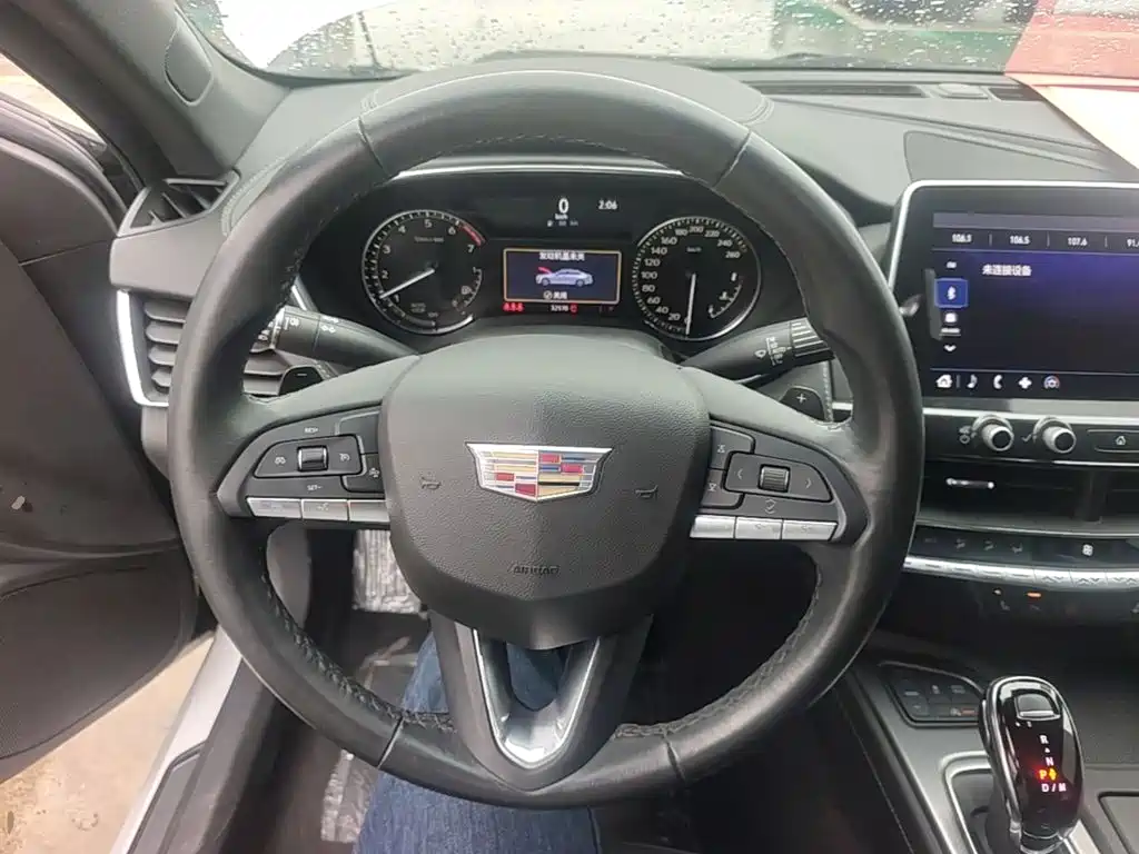 Cadillac CT5 — фото 11