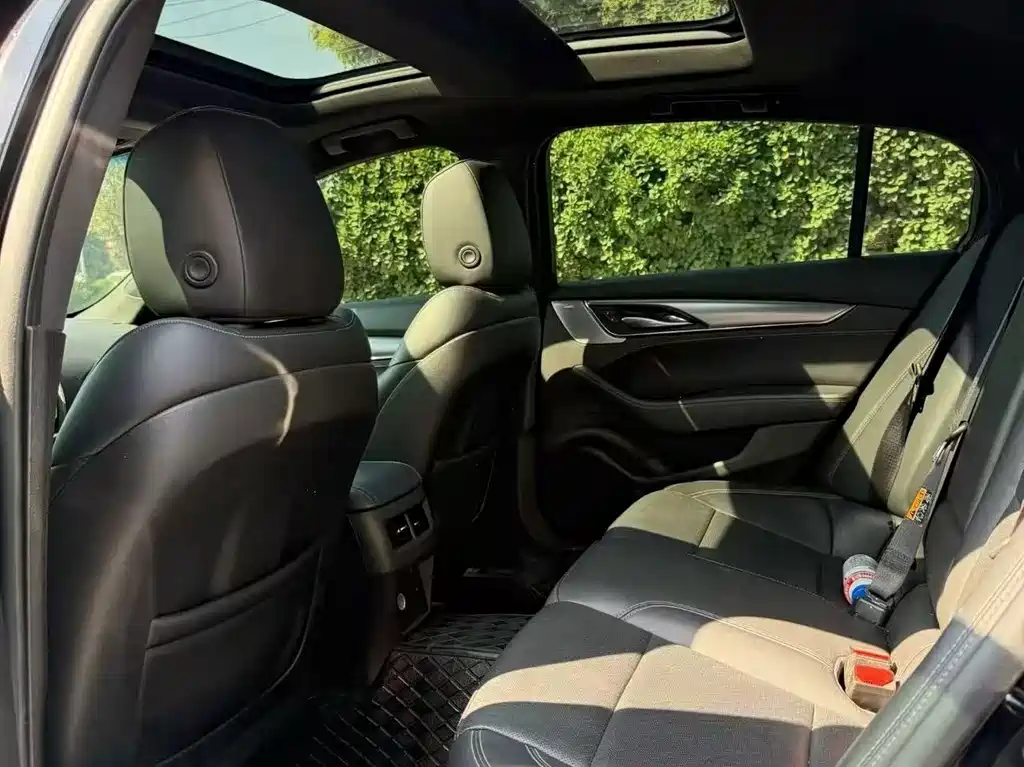 Cadillac CT5 — фото 4
