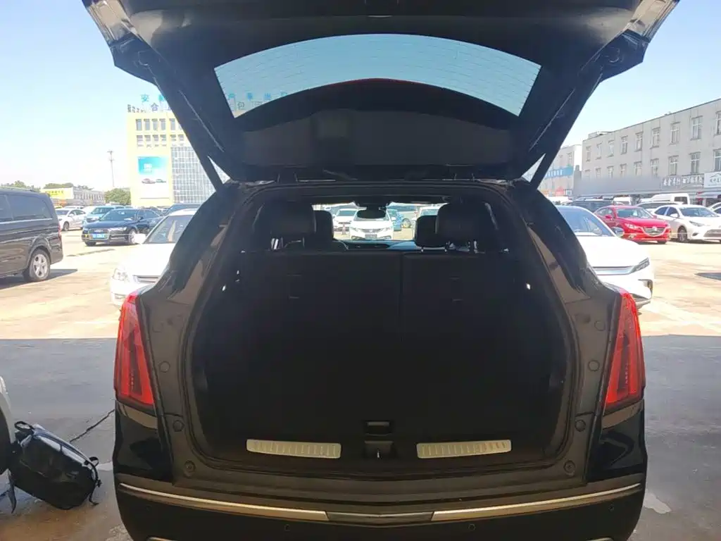 Cadillac XT5 — фото 19