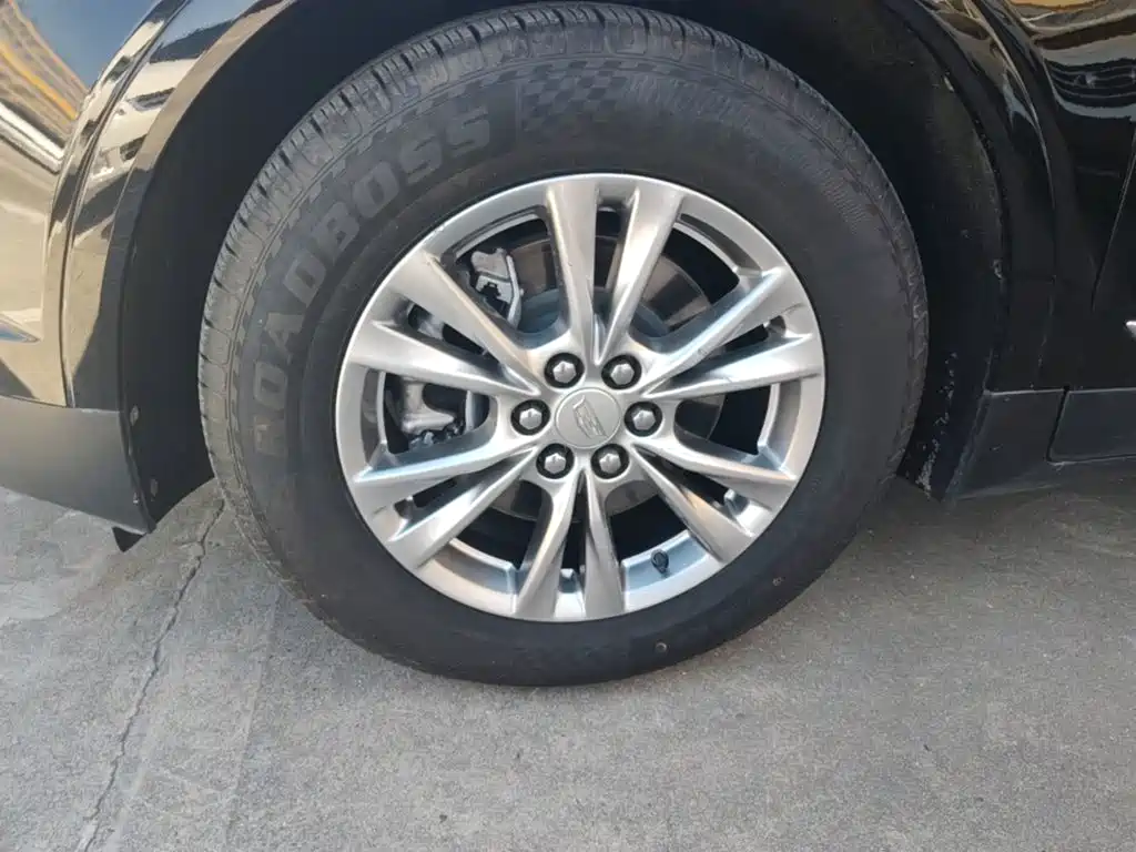 Cadillac XT5 — фото 23