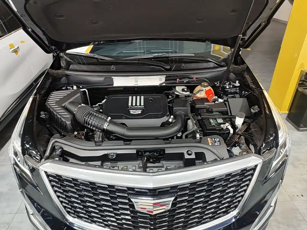 Cadillac XT5 — фото 20