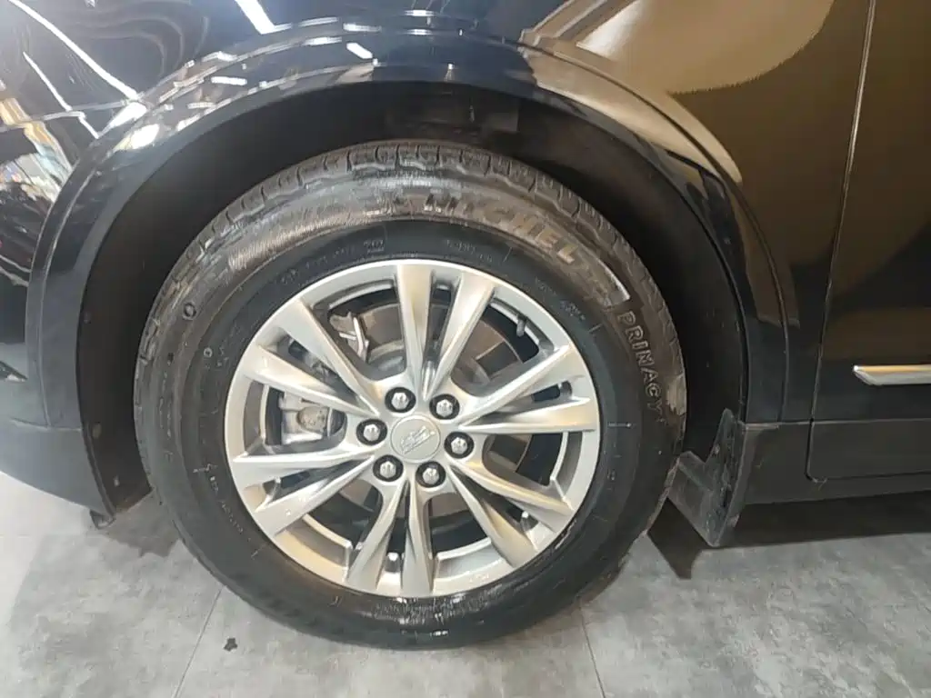 Cadillac XT5 — фото 23