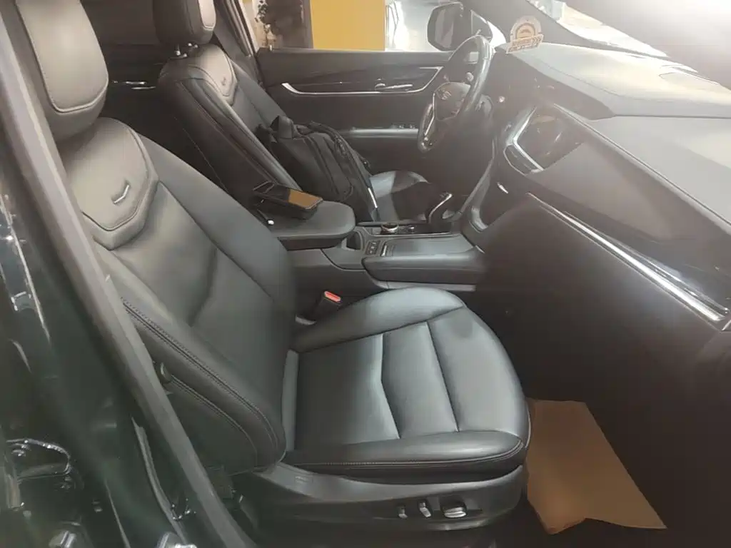 Cadillac XT5 — фото 25