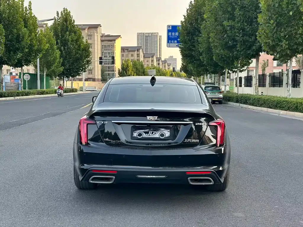 Cadillac CT5 — фото 8