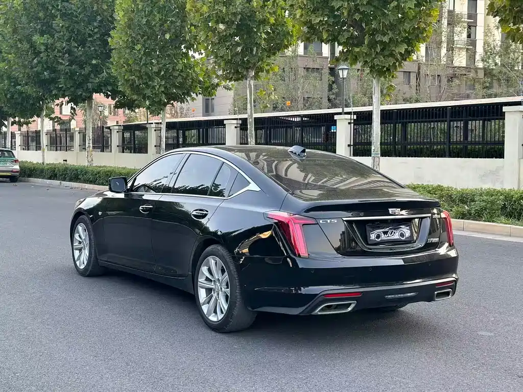 Cadillac CT5 — фото 9