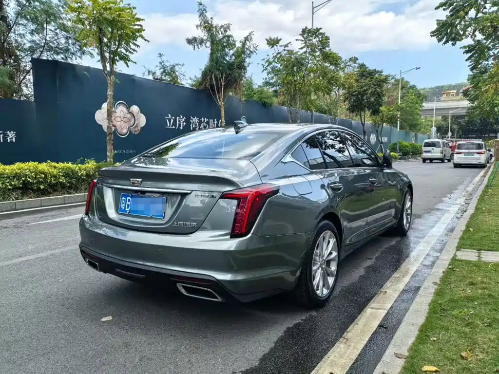 Cadillac CT5 — фото 9