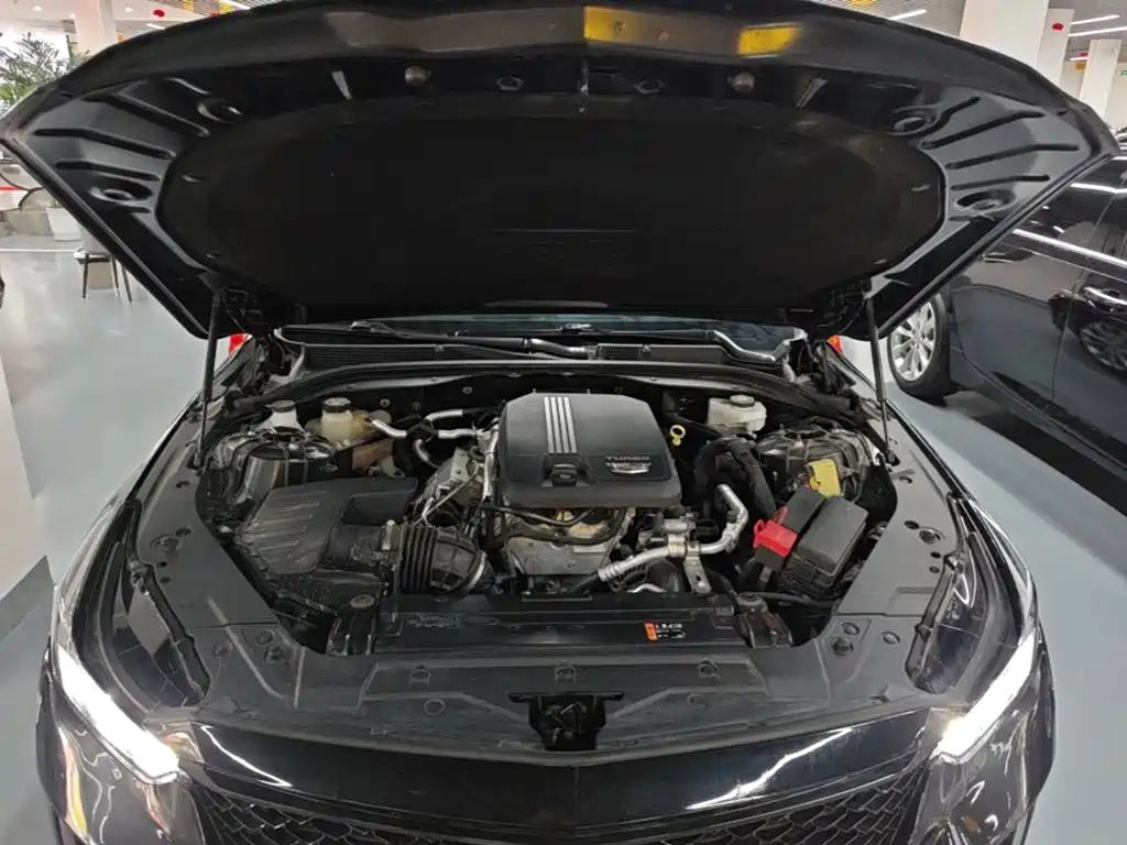 Cadillac CT5 — фото 20