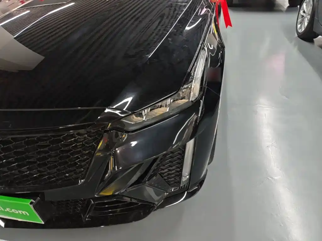 Cadillac CT5 — фото 24