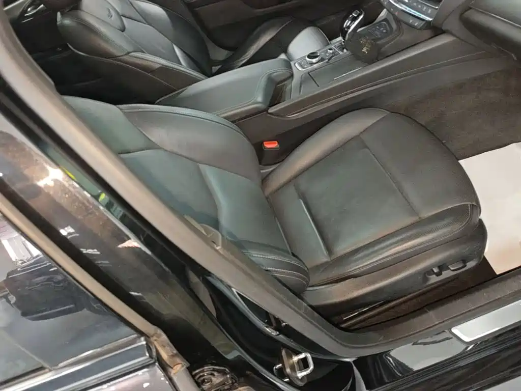 Cadillac CT5 — фото 25