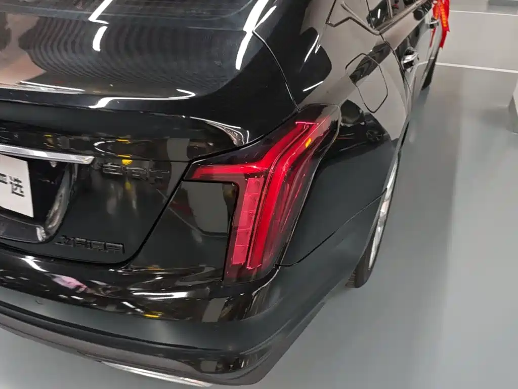 Cadillac CT5 — фото 8