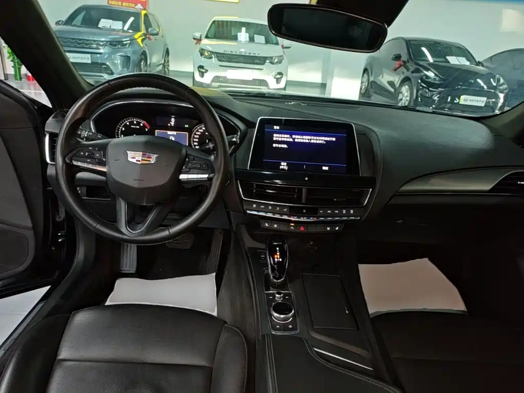 Cadillac CT5 — фото 10