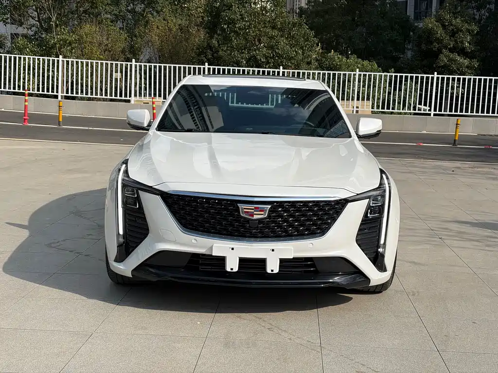 Cadillac CT5 — фото 2