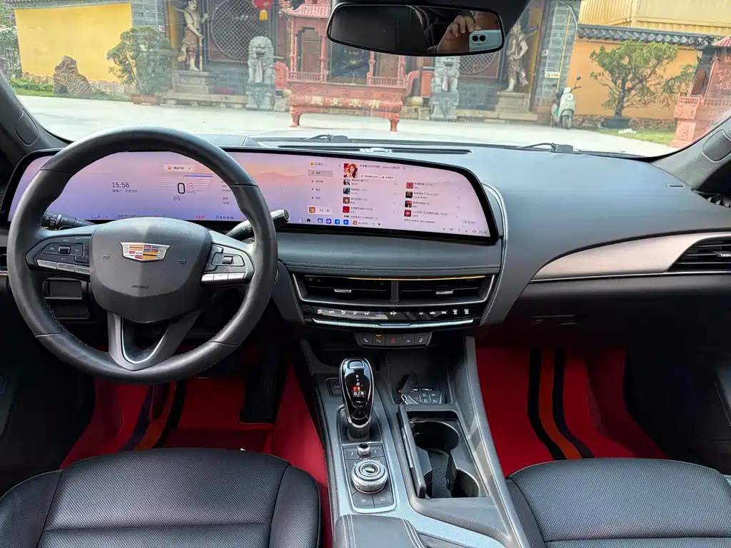 Cadillac CT5 — фото 8