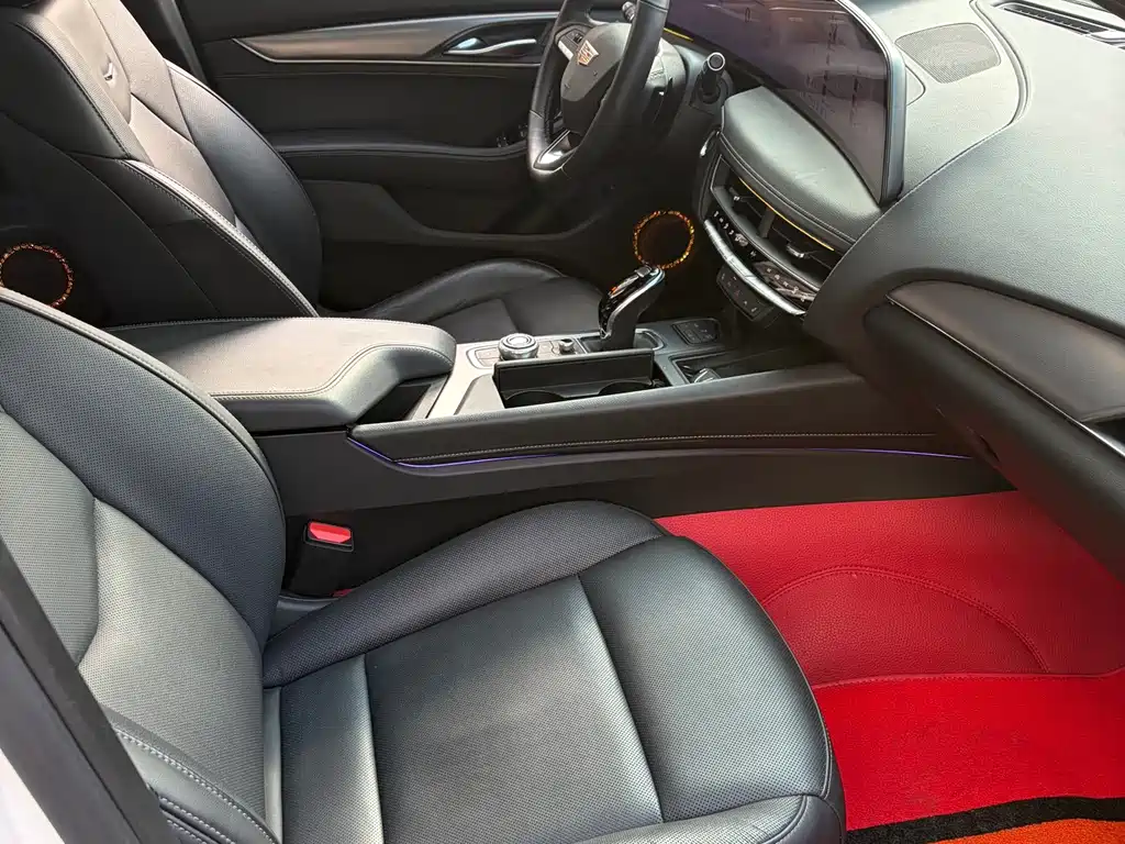 Cadillac CT5 — фото 10