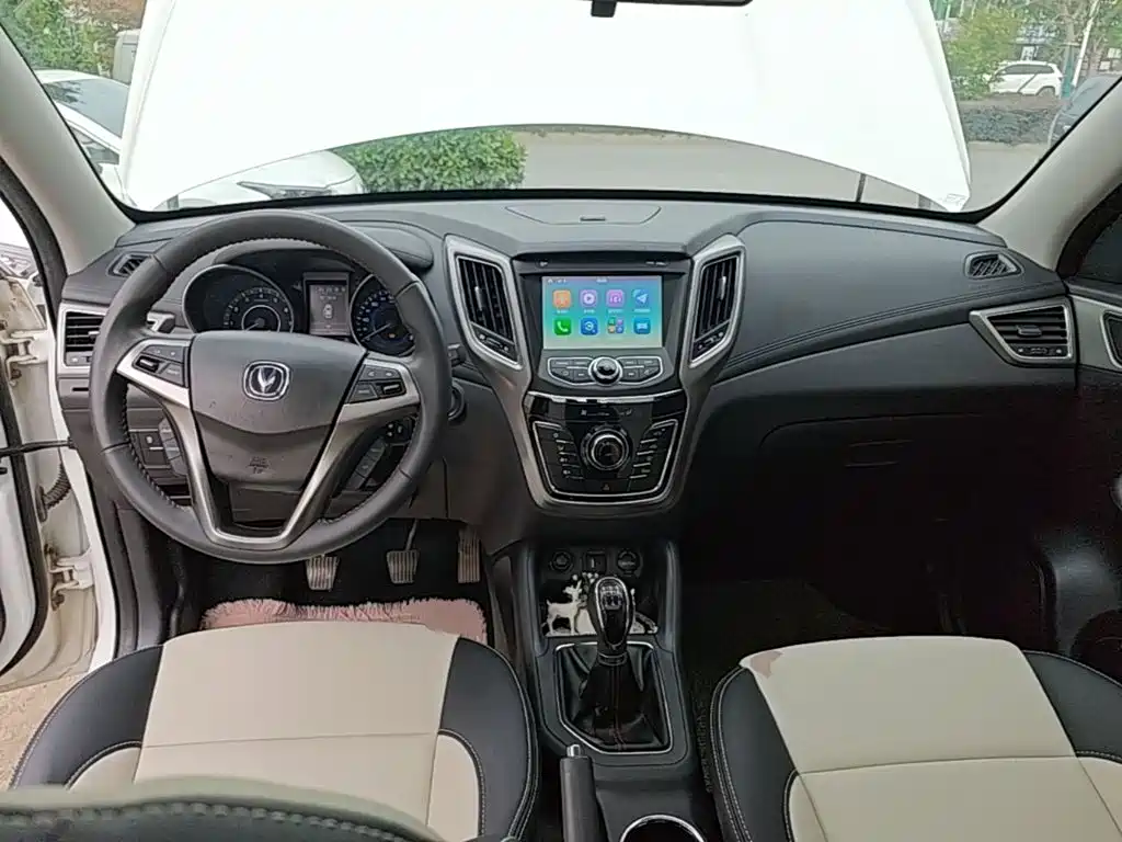 Changan CS35 — фото 10