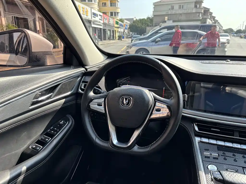 Changan CS85 COUPE — фото 17