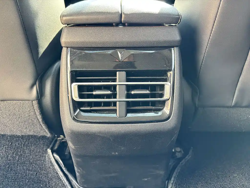 Changan CS85 COUPE — фото 19