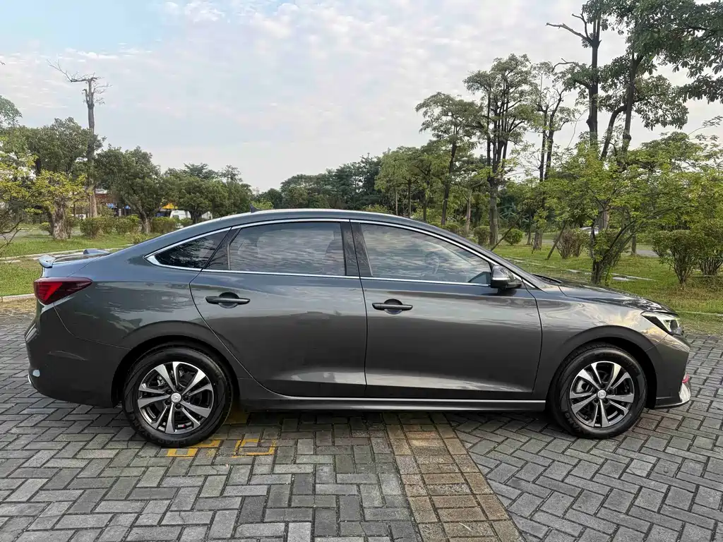 Changan Eado — фото 18