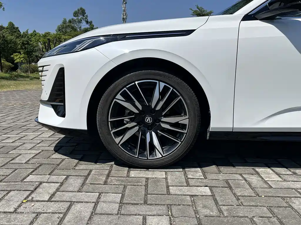 Changan Eado — фото 10