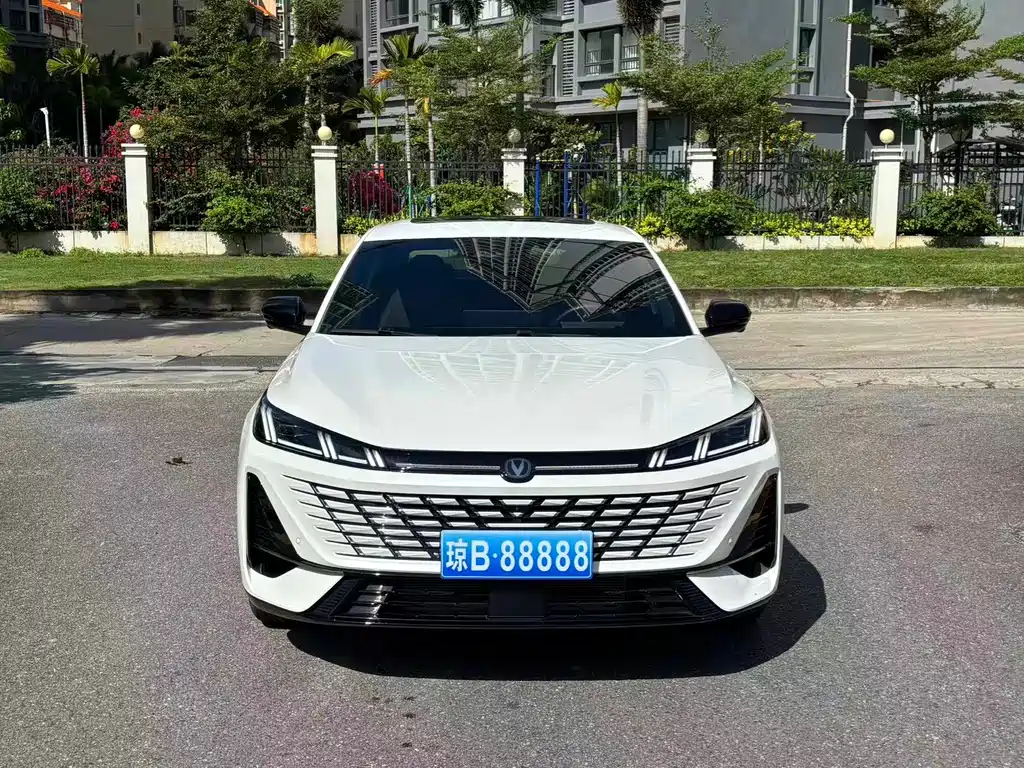 Changan Eado — фото 2