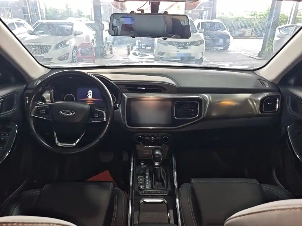 Chery Tiggo 8 — фото 10