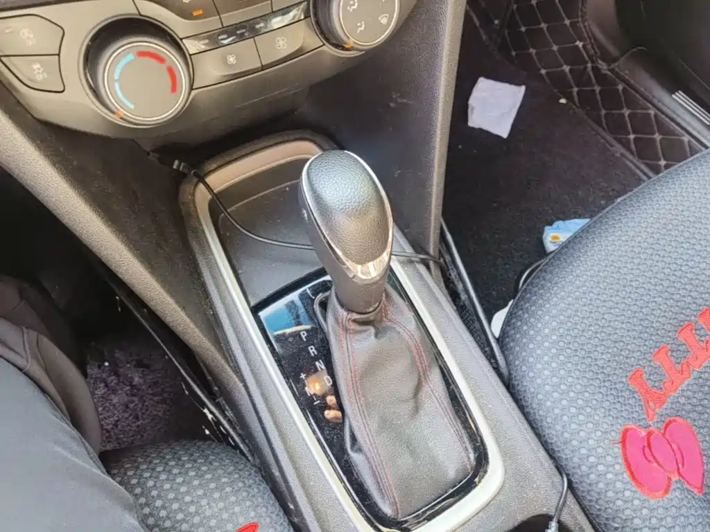 Chevrolet Monza — фото 14