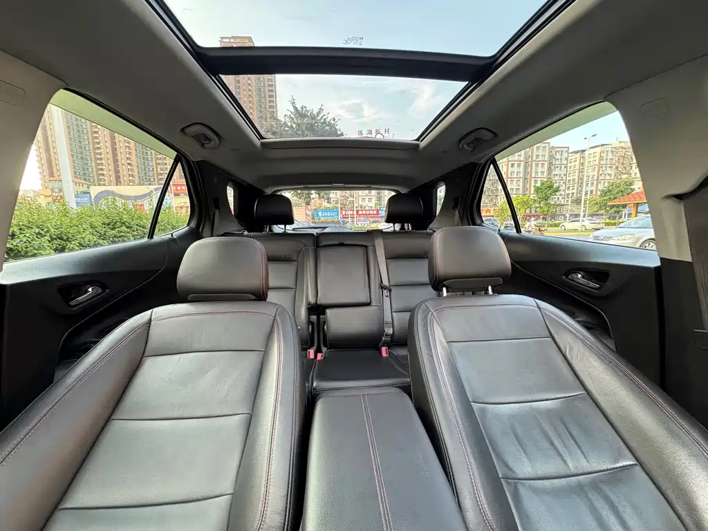 Chevrolet Equinox — фото 14