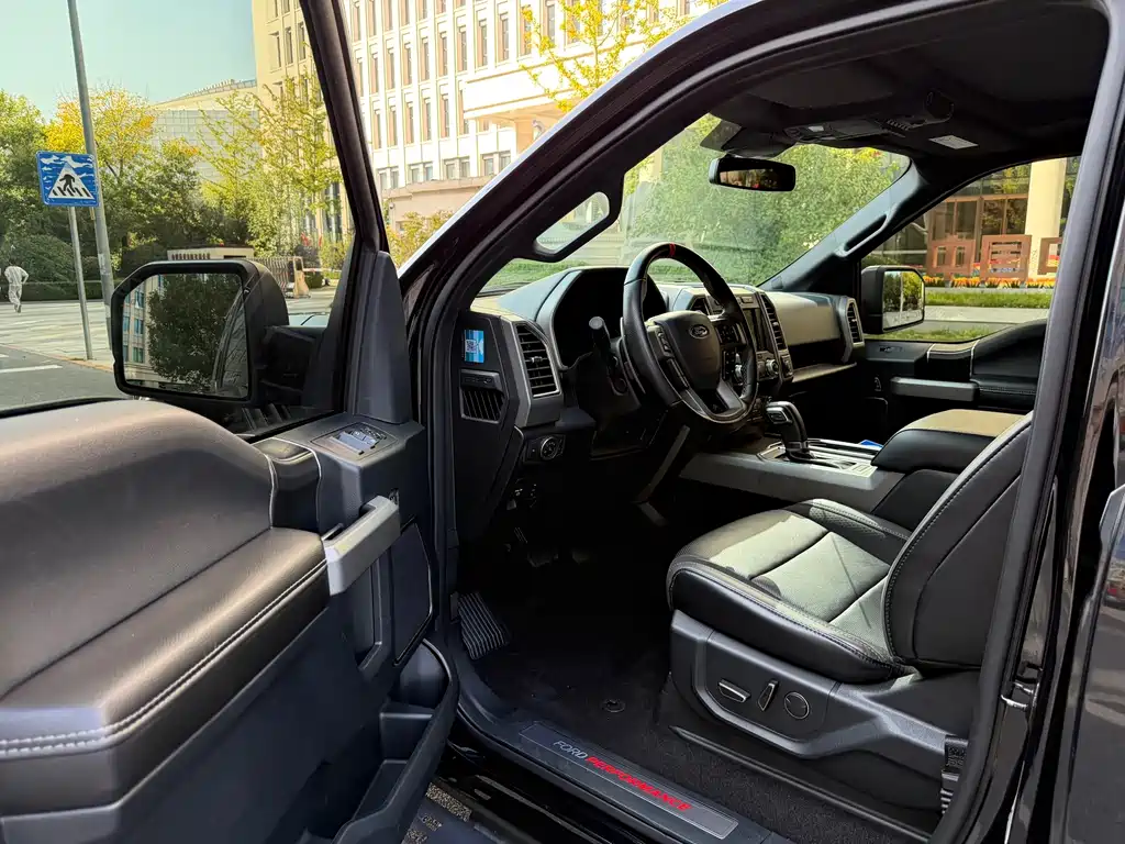 Ford F-150 Raptor — фото 11