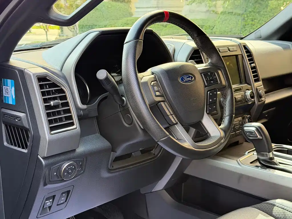 Ford F-150 Raptor — фото 13