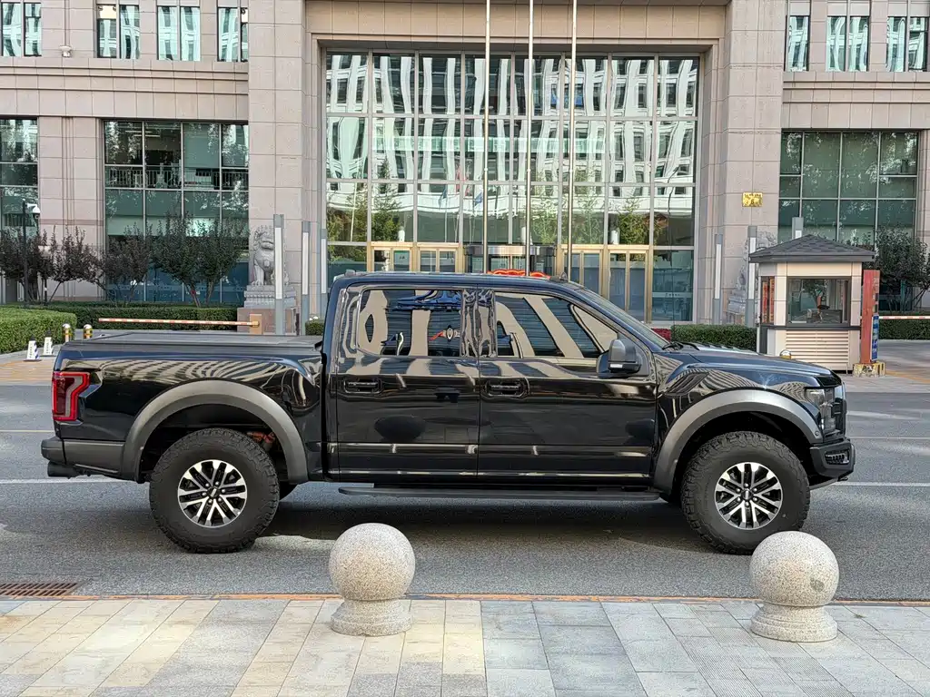 Ford F-150 Raptor — фото 17