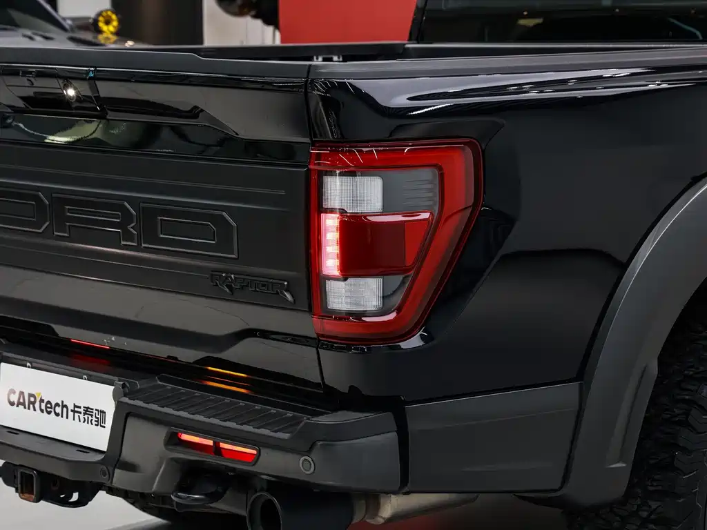 Ford F-150 Raptor — фото 9